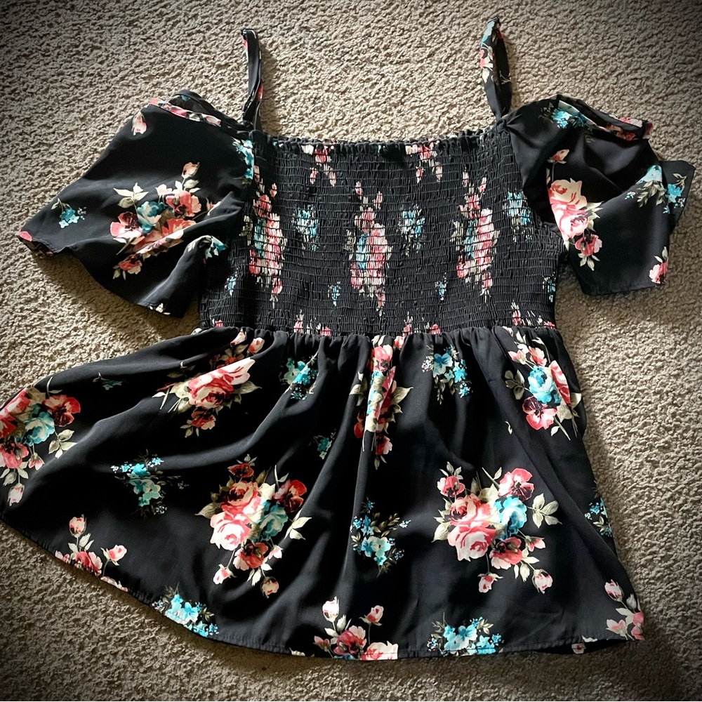 2X Torrid floral peplum top